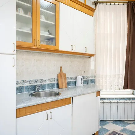 Royal Meeting Point Family & Group Friendly Up To 8 * Sarajevo