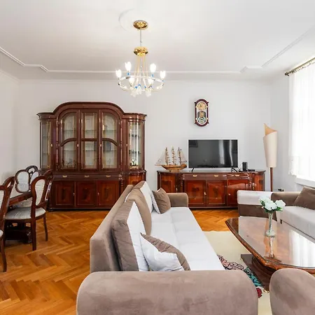 Royal Meeting Point - Heart Of With A View Daire Saraybosna