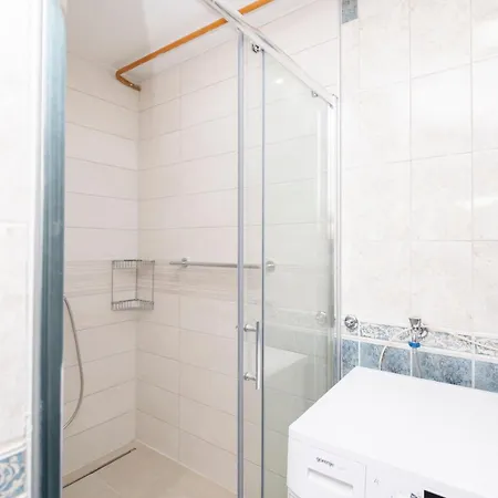 Royal Meeting Point Family & Group Friendly Up To 8 * Sarajevo