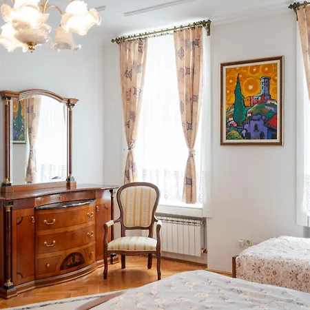 Royal Meeting Point - Heart Of With A View アパート *