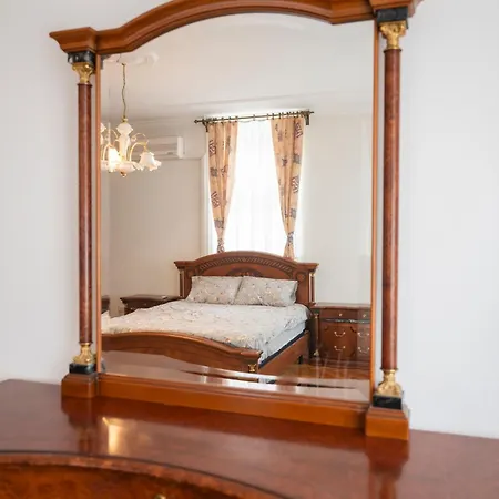 Apartment Royal Meeting Point Family & Group Friendly Up To 8 *