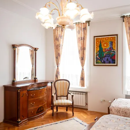 Royal Meeting Point - Heart Of With A View Daire Saraybosna