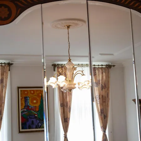 Royal Meeting Point - Heart Of With A View *