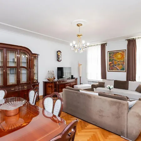 Apartment Royal Meeting Point Family & Group Friendly Up To 8 Sarajevo