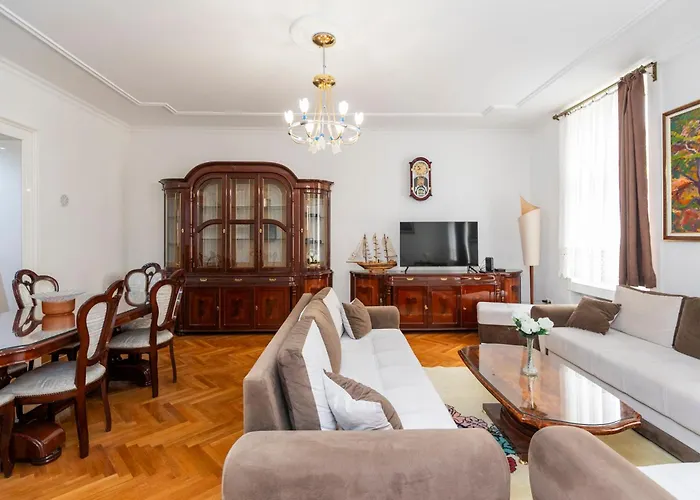 Royal Meeting Point - Heart Of With A View Апартаменты Сараево
