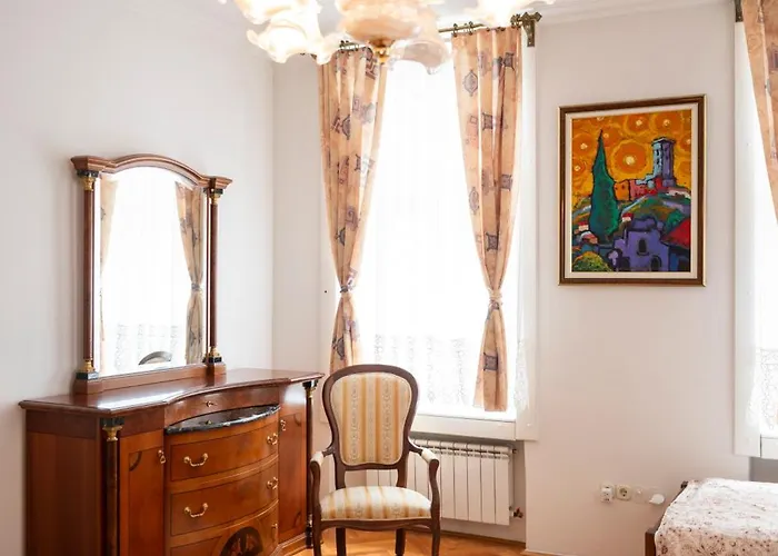 Royal Meeting Point - Heart Of With A View 아파트 사라예보