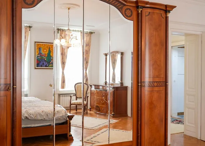 Royal Meeting Point - Heart Of With A View 아파트