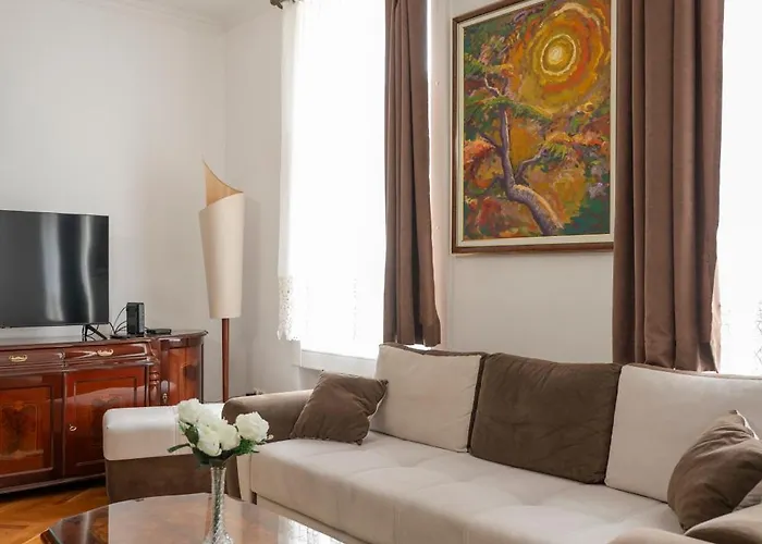 Royal Meeting Point - Heart Of With A View 아파트 *