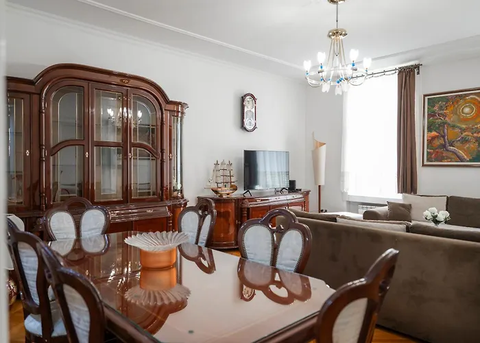 Royal Meeting Point - Heart Of With A View Сараево